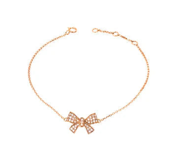 Why Minimalist Jewelry Never Goes Out of Style